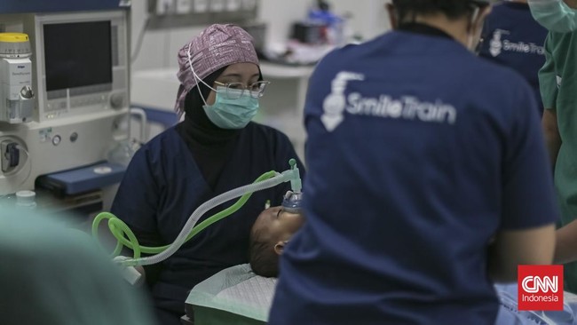 Dinas Kesehatan DKI Jakarta menggelar layanan gratis operasi bibir sumbing dan langit-langit di RSUD Ciracas, Jakarta Timur, Rabu (19/08/2026). Operasi bibir sumbing dan langit-langit ini dilakukan untuk seluruh Warga Negara Indonesia (WNI) dengan sy
