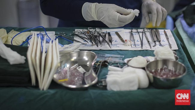 Dinas Kesehatan DKI Jakarta menggelar layanan gratis operasi bibir sumbing dan langit-langit di RSUD Ciracas, Jakarta Timur, Rabu (19/08/2026). Operasi bibir sumbing dan langit-langit ini dilakukan untuk seluruh Warga Negara Indonesia (WNI) dengan sy