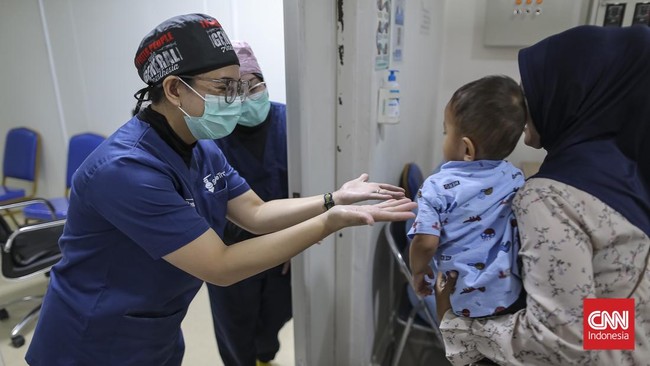 Dinas Kesehatan DKI Jakarta menggelar layanan gratis operasi bibir sumbing dan langit-langit di RSUD Ciracas, Jakarta Timur, Rabu (19/08/2026). Operasi bibir sumbing dan langit-langit ini dilakukan untuk seluruh Warga Negara Indonesia (WNI) dengan sy