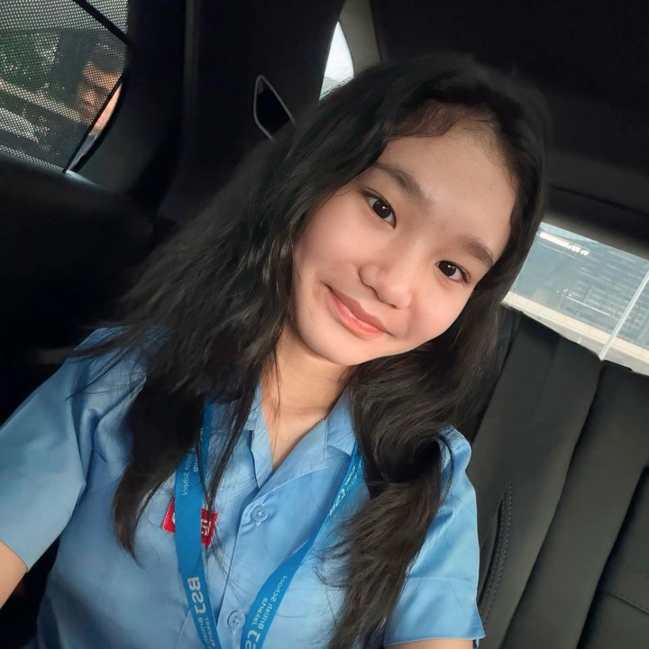 <p>Sebagai orang tua, Ayu tentu tak lupa memberikan doa dan semangat untuk sang putri yang kini mulai beranjak remaja, Bunda. &ldquo;Bismillah semangat ya cantiknya Bunda,&rdquo; tulis Ayu.&nbsp;(Foto: Instagram @ayutingting92)</p>