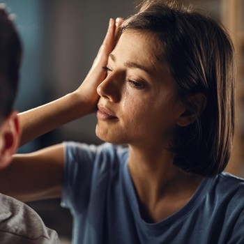 3 Cara Mengenali Perempuan yang Merasa Sedih dalam Hubungan Dilihat dari Ucapannya