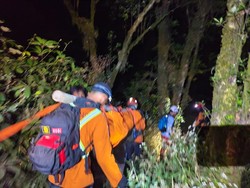 Cuaca Mendukung, Evakuasi Remaja Jatuh ke Kawah Gunung Slamet Kelar Dini Hari