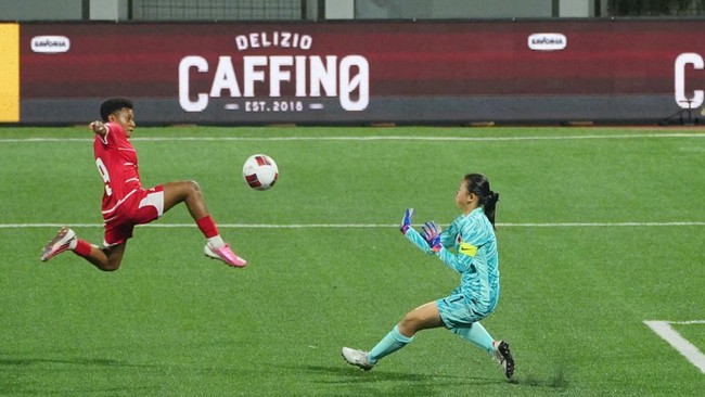 Garuda Pertiwi mengalahkan Hong Kong pada fase grup Srikandi Merdeka Cup 2026, Selasa (18/8).
