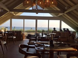 Heven & Sin: Restoran Dua Konsep dengan View Pantai di Canggu