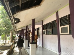 Lima Ruang Kelas SMKN 1 Gerung Terancam Roboh