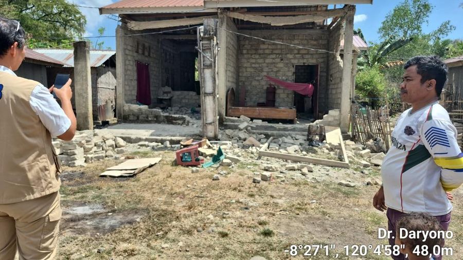 Kondisi rumah penduduk setelah gempa di Desa Golo Sepang,  Kec. Sepang, Manggarai Barat sekitar 100 rumah rusak terdampak Gempa Flores M7,7 pada 15 Agustus 2026. (Tangkapan layar X Daryono)