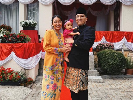Potret Nayika Anak Nadia Soekarno Diajak Rayakan HUT RI di Swiss