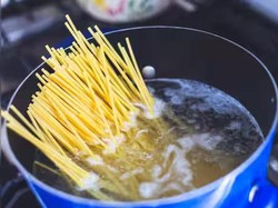 6 Kesalahan Masak Pasta, Jangan Lagi Tambahkan Minyak ke Air Rebusan