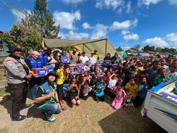 PNM Salurkan Bantuan untuk Warga & Karyawan Terdampak Gempa di NTT