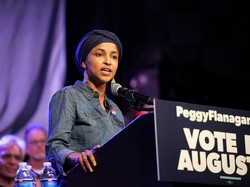 Kisah Ilhan Omar, Pengungsi Somalia Jadi Wanita Muslim Pertama di Kongres AS