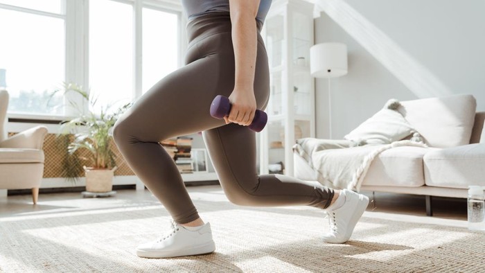 3 Olahraga untuk Usia 40-an Tanpa Harus ke Gym, Jaga Badan Tetap Sehat dan Bugar