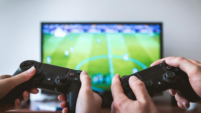 Alasan Orang yang Hobi Main Game Bisa Jadi Pasangan yang Asyik