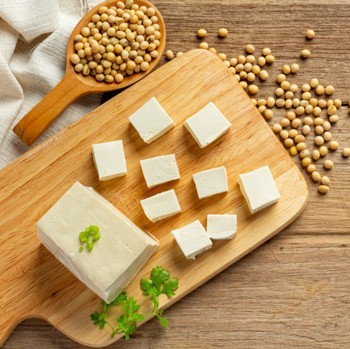 5 Makanan dan Minuman yang Bisa Jadi Obat Asam Urat