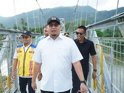 Andre Rosiade Kawal Aspirasi Warga Pessel, Jembatan Gantung Duku-Subarang Solok Segera Rampung