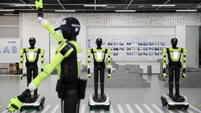 China Terjunkan Polisi Robot untuk Mengatur Lalu Lintas