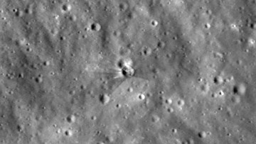 NASA Ungkap Gambar Perdana Dampak Roket SpaceX Tabrak Bulan