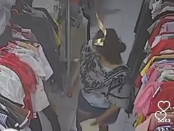 Viral Emak-emak Curi Lipstik, Kemben, hingga Gorengan