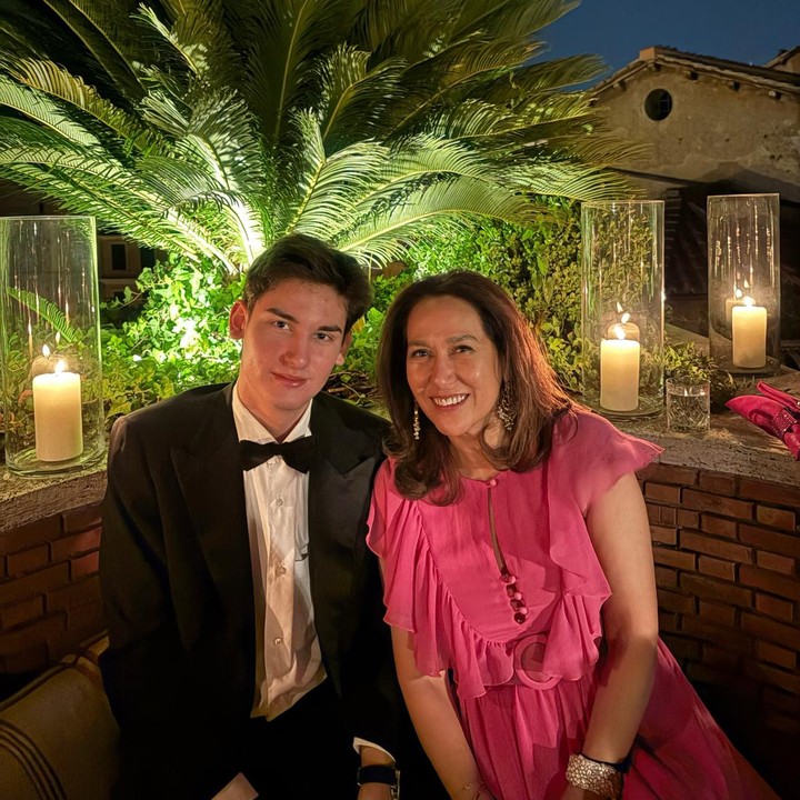 <p>Sosok Frederik Kiran sempat mencuri perhatian publik beberapa tahun lalu. Frederik Kiran adalah putra dari Kartika Sari Dewi Soekarno sekaligus cucu Presiden RI ke-1, mendiang Soekarno. Nenek Kiran, Ratna Sari Dewi Soekarno, merupakan seorang pengusaha berdarah Jepang. (Foto: Instagram @kartikasoekarnofoundation)</p>