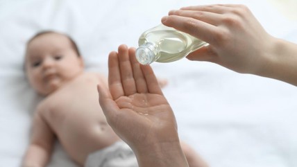 7 Minyak Kemiri untuk Bayi yang Bagus dan Aman, Ada Pilihan Bunda?