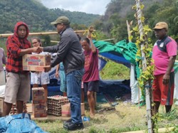 KemenHAM Salurkan Bantuan ke Warga Terdampak Bencana di Flores