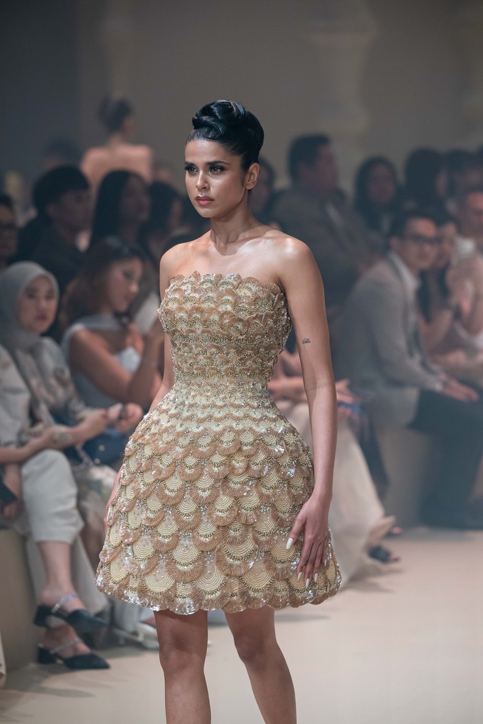 Koleksi Yogie Pratama di Langham Fashion Soiree 2026