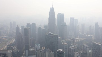 Dibekap Asap Karhutla RI, Kualitas Udara Malaysia Semakin Parah