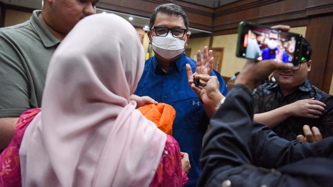 Sidang Vonis Kasus Korupsi Jual Beli Gas Antara PT PGN dengan PT IAE