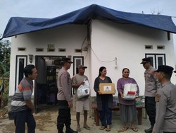 Warga di Lubuklinggau Terdampak Angin Puting Peliung Dapat Bantauan Sembako