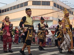 Ribuan Warga Klaten Tumplek Blek Saksikan Karnaval Pembangunan