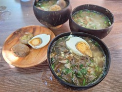 Viral Soto Bathok di Mataram, Warga Rela Antre Sejak Pagi
