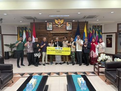 Unair Terjunkan Tim Medis Bantu Korban Gempa NTT