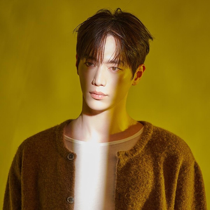 <p>Seo Kang Joon memerankan Nam Goong Ho, sosok pacar idaman yang ramah, humoris, dan manis, namun menyimpan kekhawatiran paling realistis pada hubungan. (Foto: Instagram @manofcreation_offiicial)</p>