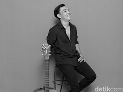 Alwialll Debut Lewat Smile, Ajak Pendengar Tak Lupa Tersenyum
