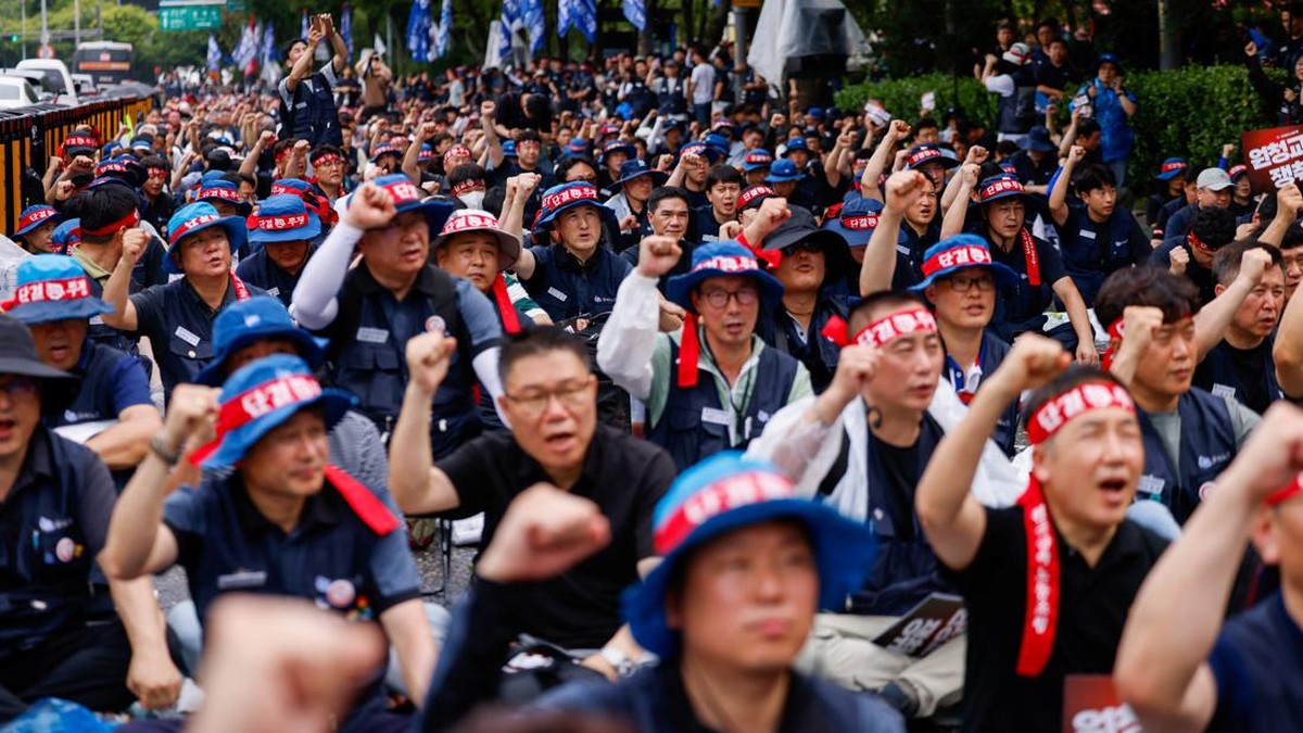 Potret Puluhan Ribu Buruh Hyundai Mogok, Produksi Mobil Korea Terancam