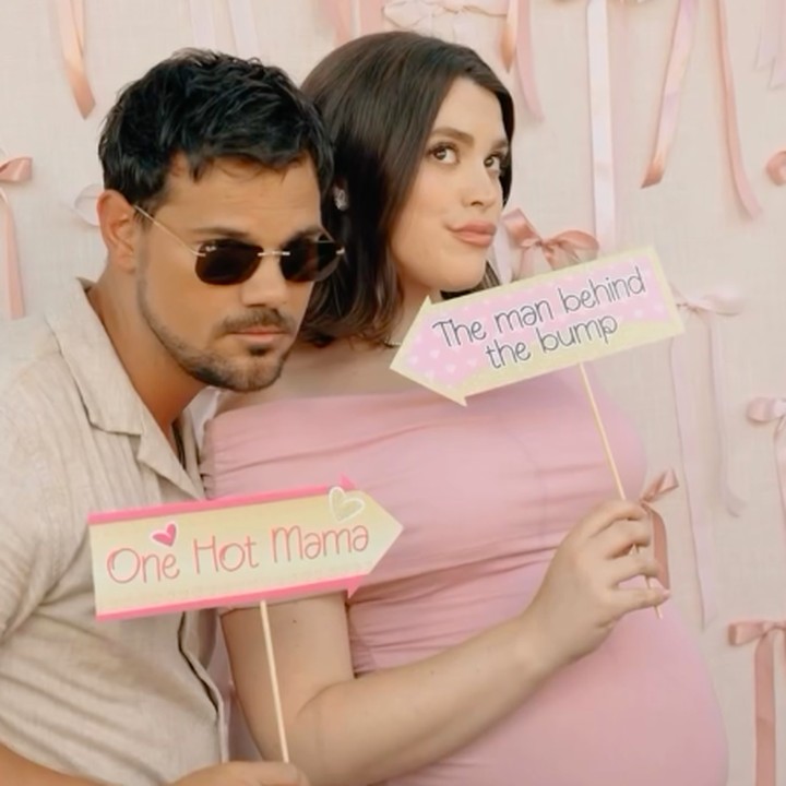 <p>Bintang film trilogi <em>Twilight</em>, Taylor Lautner, sebentar lagi dikaruniai anak pertama, Bunda. Jelang kelahiran anaknya, Taylor dan sang istri Tay Lautner menggelar acara <em>baby shower</em>. Acara ini berlangsung tertutup atau hanya dihadiri oleh teman dekat keduanya. (Foto: Instagram @taylorlautner)</p>
