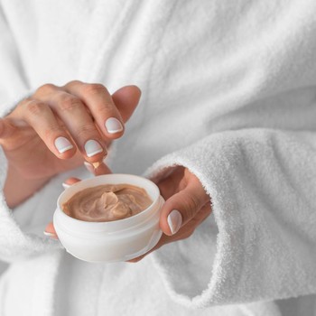 Jangan Asal Gosok, Ini Cara Pakai Body Scrub Agar Hasilnya Maksimal