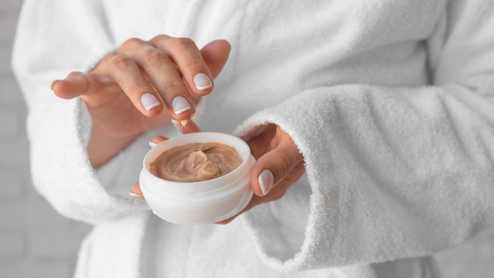 Jangan Asal Gosok, Ini Cara Pakai Body Scrub Agar Hasilnya Maksimal