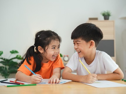 Umur Berapa Anak Mulai Bisa Naksir Lawan Jenis?