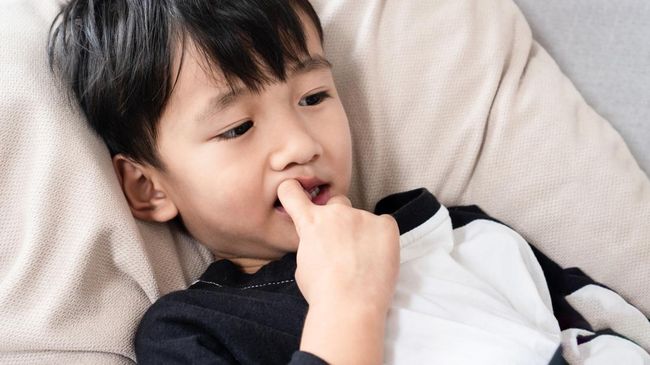 Semakin sering dilakukan, kebiasaan menggigit kuku justru jadi sesuatu yang dilakukan anak tanpa sadar.