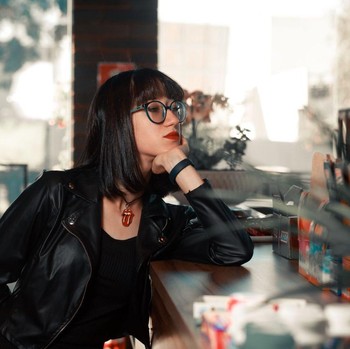 7 Ciri Pesona Perempuan INFJ yang Sering Memikat