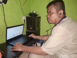 Kisah Tunanetra Sukabumi Menembus Batas: Mengudara Lewat Radio