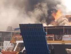 Video: KMP Bontang Ekspress II Terbakar saat Akan Sandar di Ketapang Banyuwangi