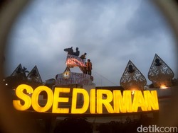 Rektor-Warek Terjaring OTT KPK, Mahasiswa Unsoed Gelar Aksi di Patung Kuda