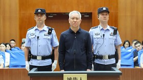 Taipan China pendiri properti raksasa Evergrande Grup Hui Ka Yan dihukum penjara seumur hidup dan denda Rp35 triliun pada Kamis (20/8).