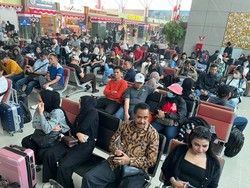 21 Penerbangan Pagi dari Pontianak Delay, Penumpang Padati Bandara Supadio