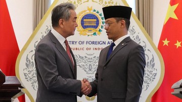 Wang Yi Temui Sugiono, China-RI Perkuat Kerja Sama Energi hingga AI
