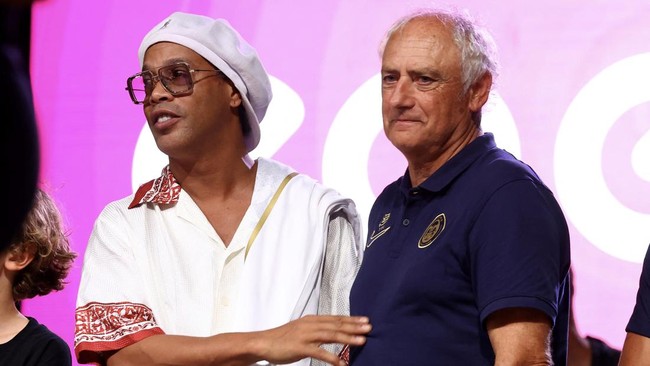 Ronaldinho Kembali dari Pensiun Gabung Tim Seri C Liga Italia