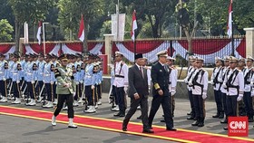 Menteri Pertahanan RI Sjafrie Sjamsoeddin, menerima Menhan China Laksamana Dong Jun di Kantor Kemhan, Jakarta, Jumat (21/8).