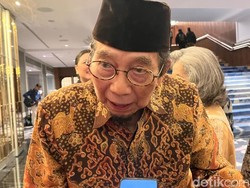 Sri Edi Swasono Raih Anugerah Amerta Bakti, Yakin Koperasi Bakal Maju