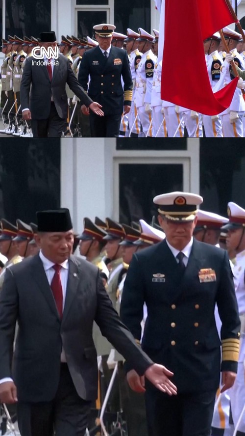 Menteri Pertahanan RI Sjafrie Sjamsoeddin menerima Menhan China Laksamana Dong Jun di Kantor Kemhan, Jakarta pada Jumat (21/8).